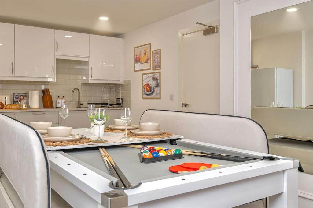 The Ivory Nook, Cozy & Spacious, Sleeps 8 Apartment Leeds (West Yorkshire)