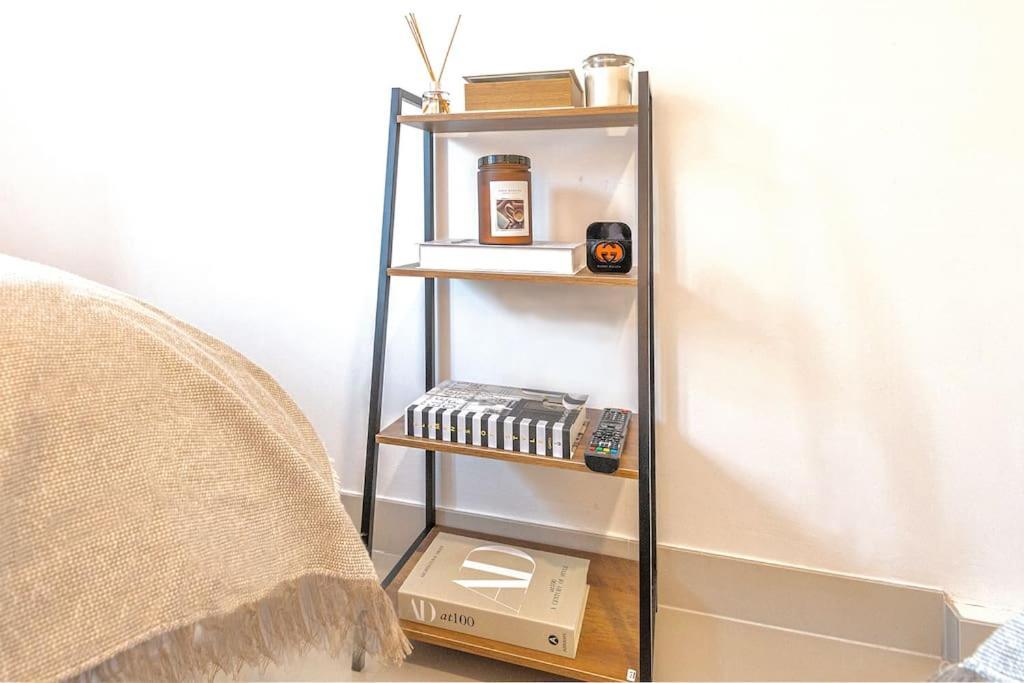 The Ivory Nook, Cozy & Spacious, Sleeps 8 * Leeds (West Yorkshire)