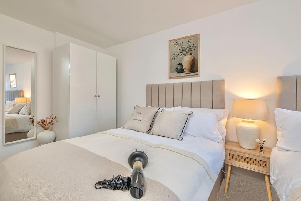 Apartment The Ivory Nook, Cozy & Spacious, Sleeps 8 *